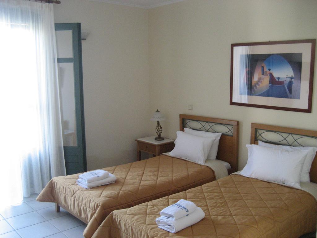 Kyveli Hotel Apartments Vrontádos Eksteriør bilde