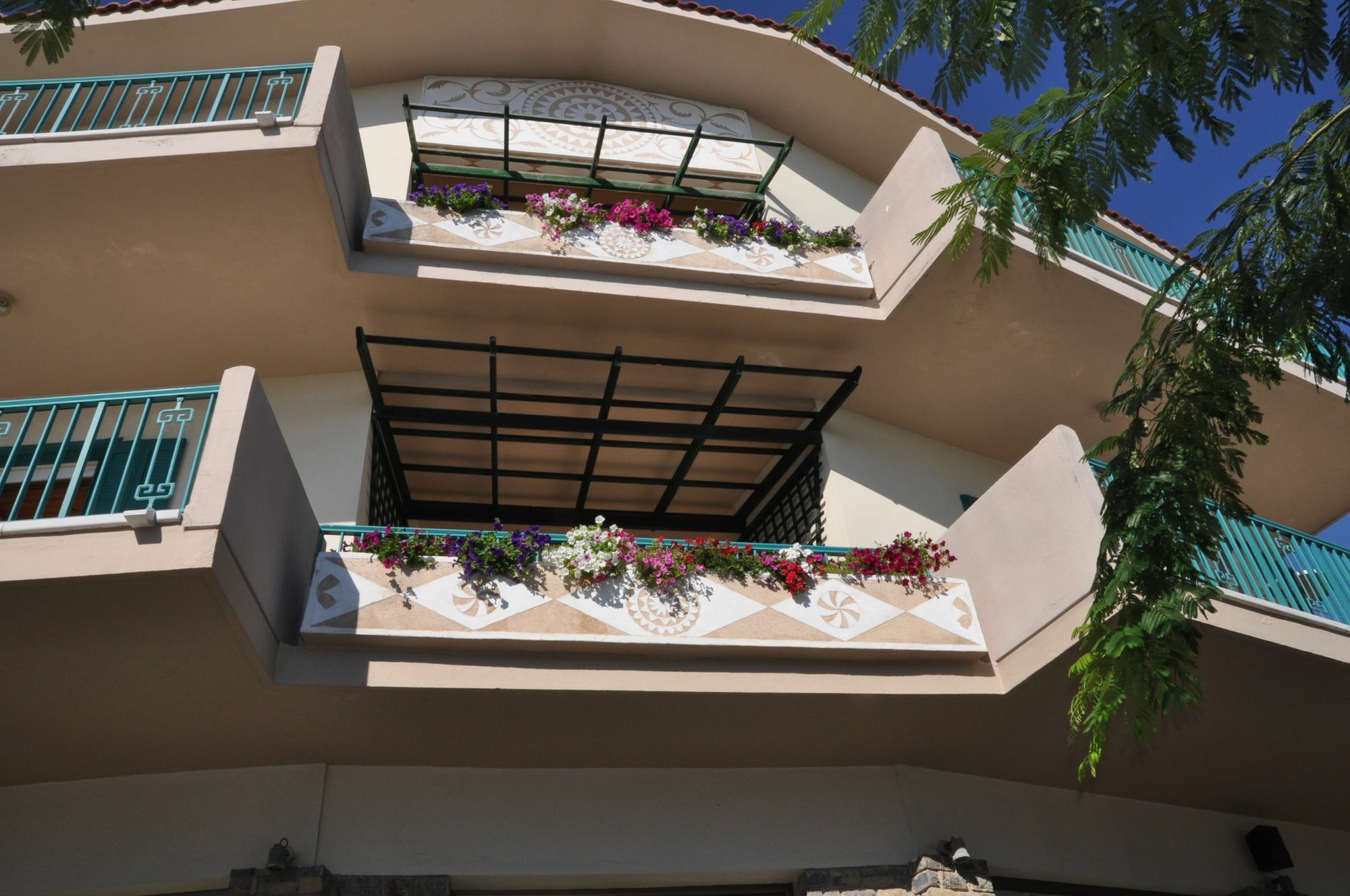 Kyveli Hotel Apartments Vrontádos Eksteriør bilde