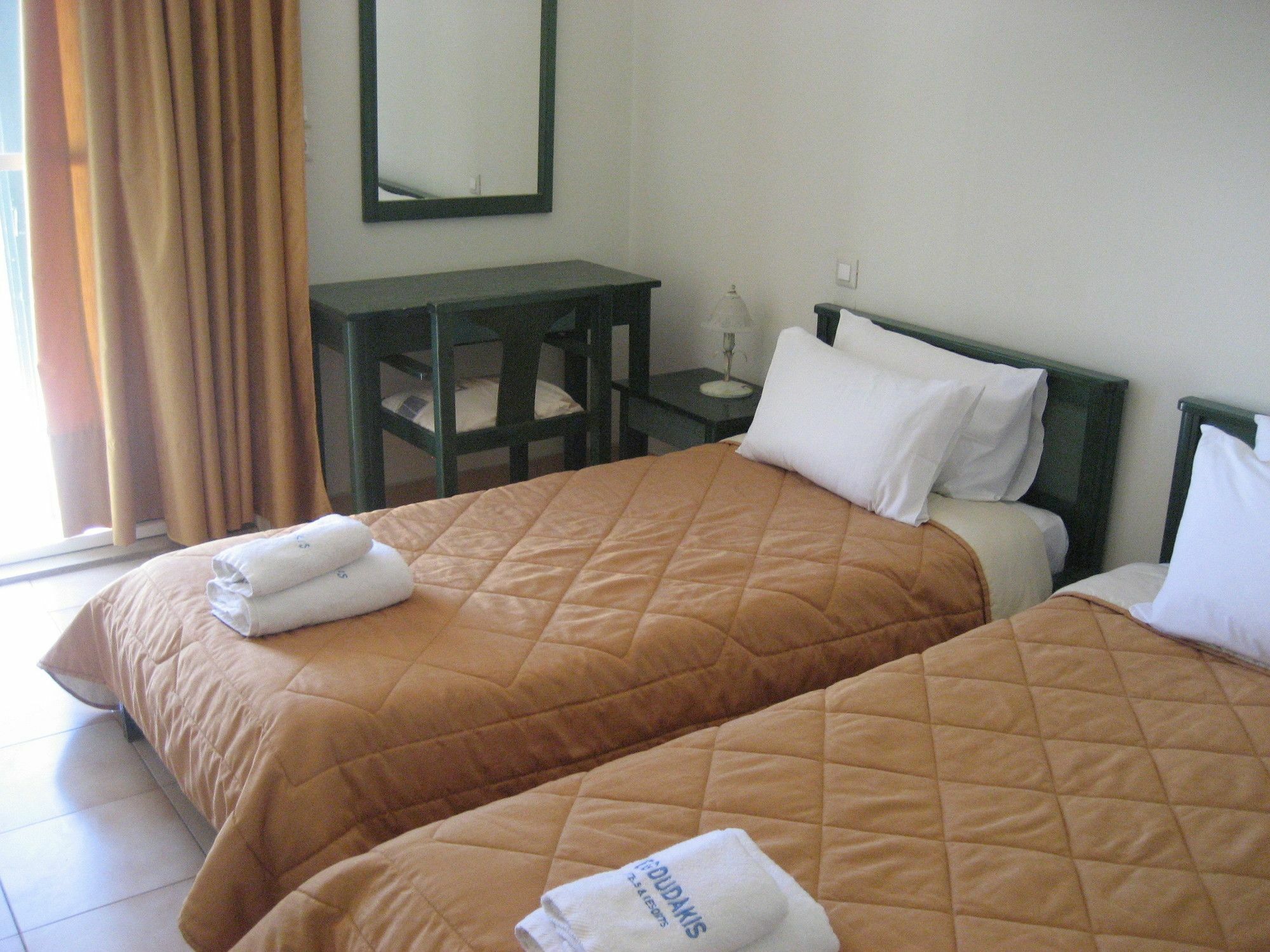 Kyveli Hotel Apartments Vrontádos Eksteriør bilde